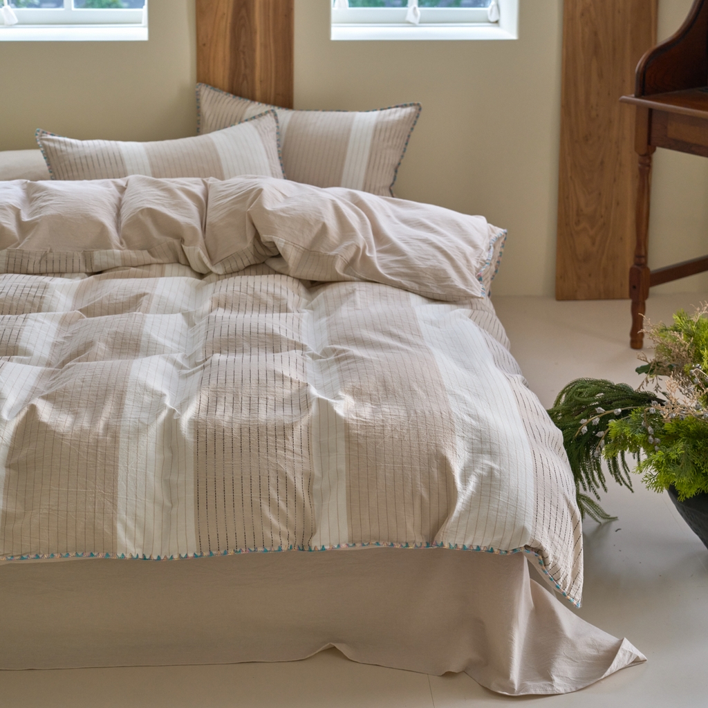 91家纺网 家纺一手货源 找家纺 洋铭区（原狠狠爱） 2025新款慕斯VS早安水洗棉彩边色织提花四件套 慕斯杏