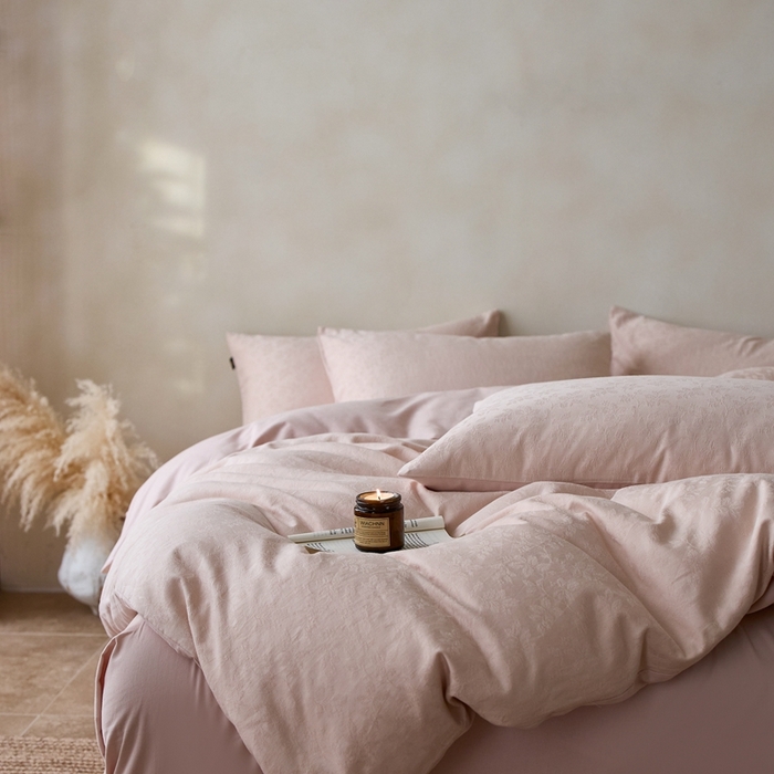 91家纺网 家纺一手货源 找家纺 眷恋家纺 2025年全棉纯棉染色提花四件套-最清风 最清风-粉