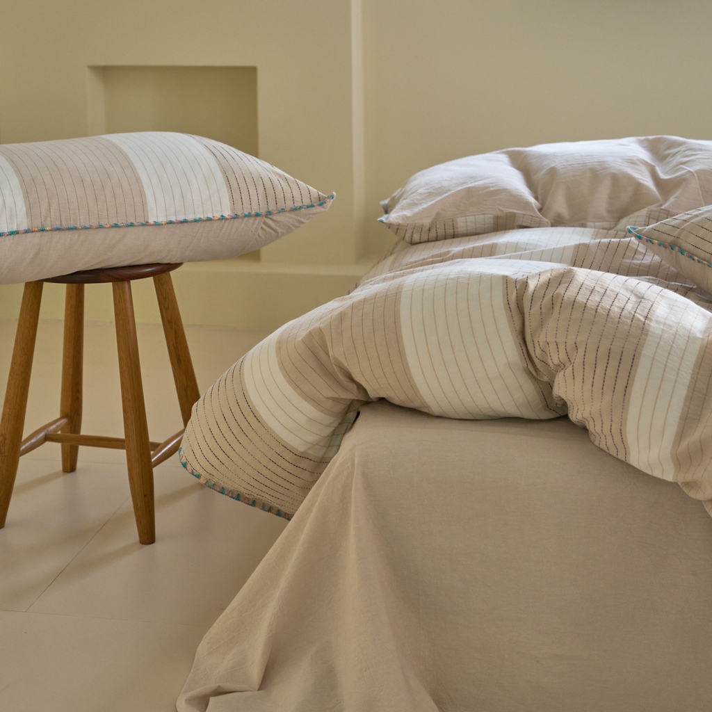 91家纺网 家纺一手货源 找家纺 洋铭区（原狠狠爱） 2025新款慕斯VS早安水洗棉彩边色织提花四件套 慕斯杏