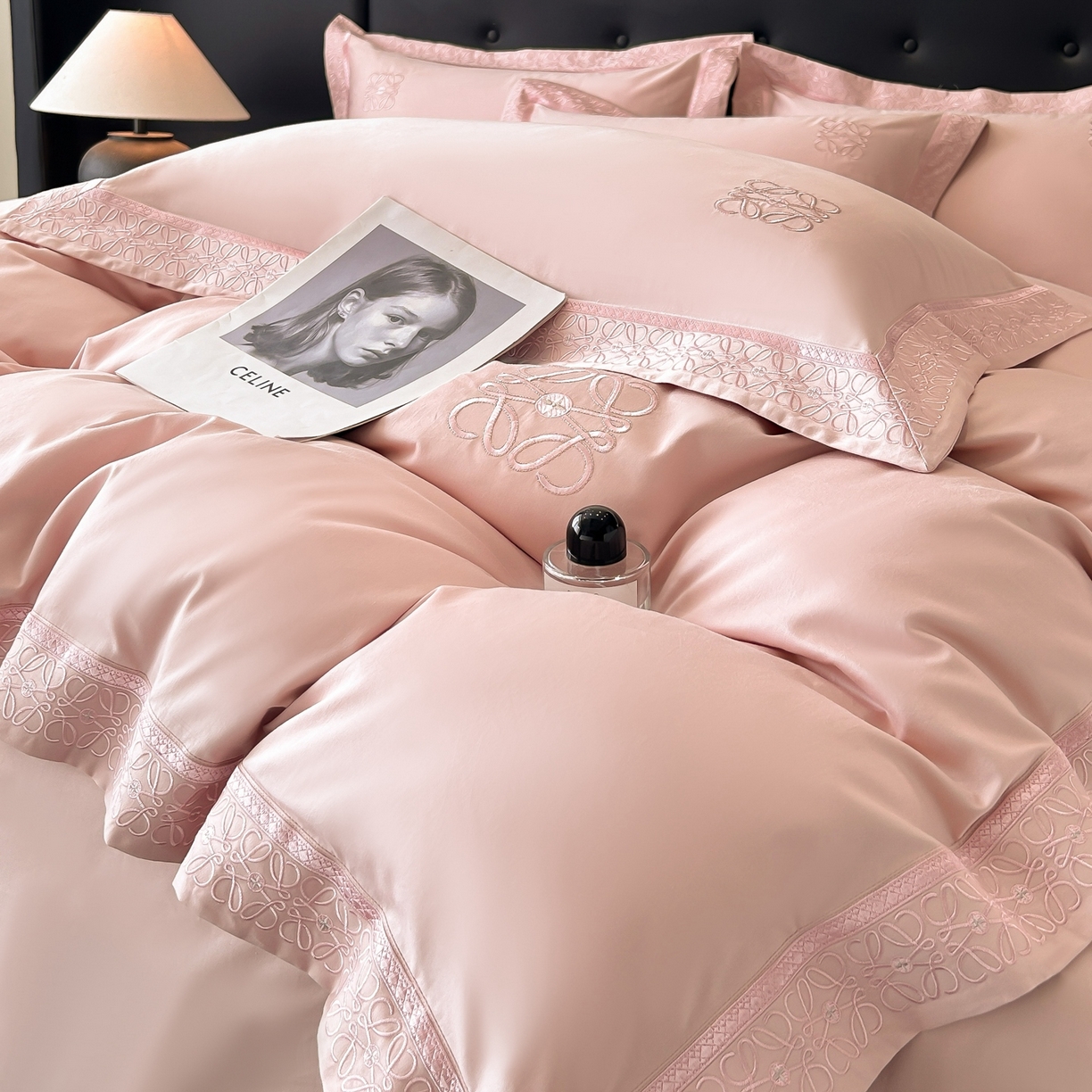 91家纺网 家纺一手货源 找家纺 安妮家居 2025新款A类100s长绒棉纯棉贡缎四件套-塞纳 塞纳-雾吻粉