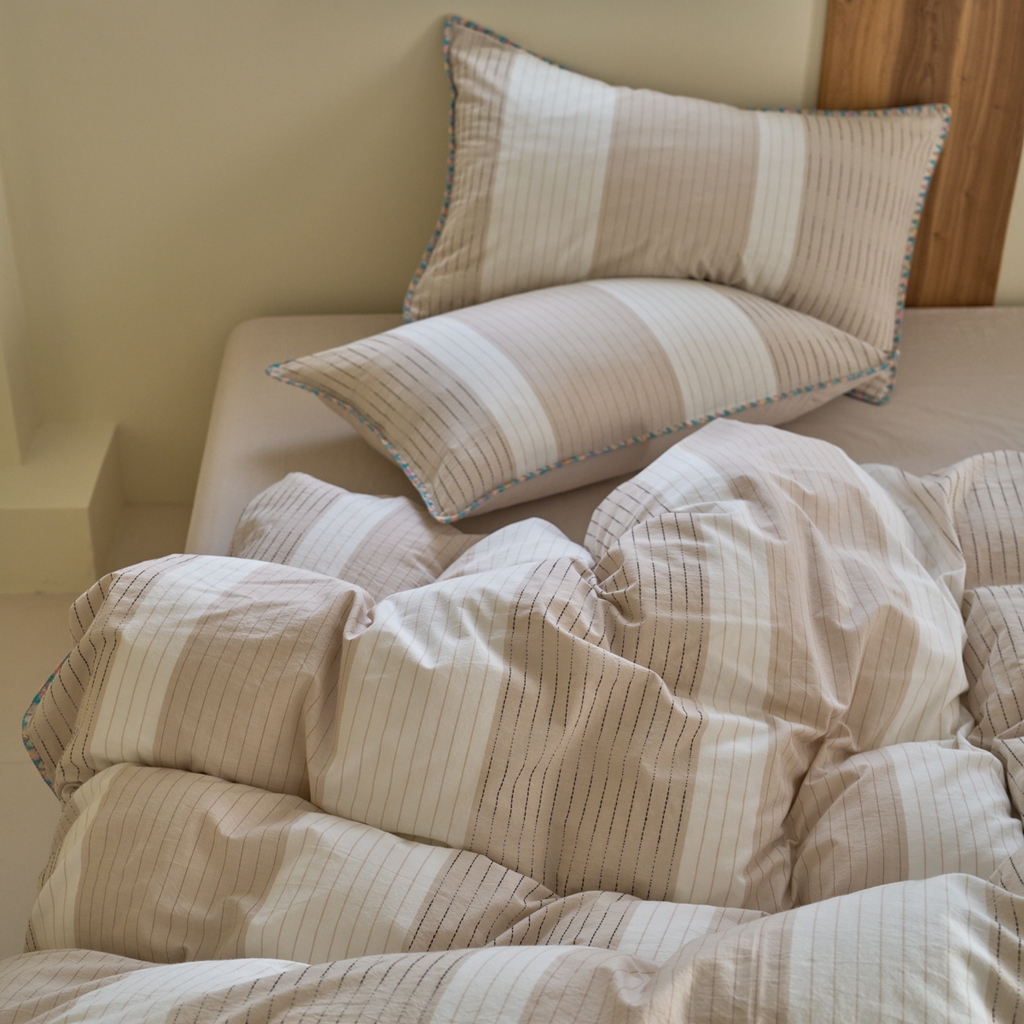 91家纺网 家纺一手货源 找家纺 洋铭区（原狠狠爱） 2025新款慕斯VS早安水洗棉彩边色织提花四件套 慕斯杏