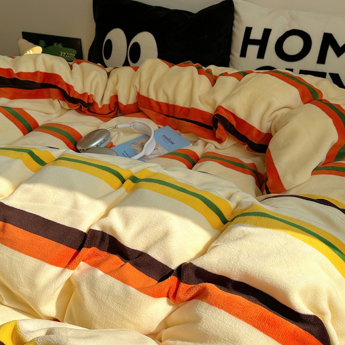 91家纺网 家纺一手货源 找家纺 蜜宿 2025新款大眼睛混搭条纹牛奶绒四件套（小号三件套枕套默认发黑色大眼睛款！！也可以调换字母款枕套！！） 绒-ins多彩条