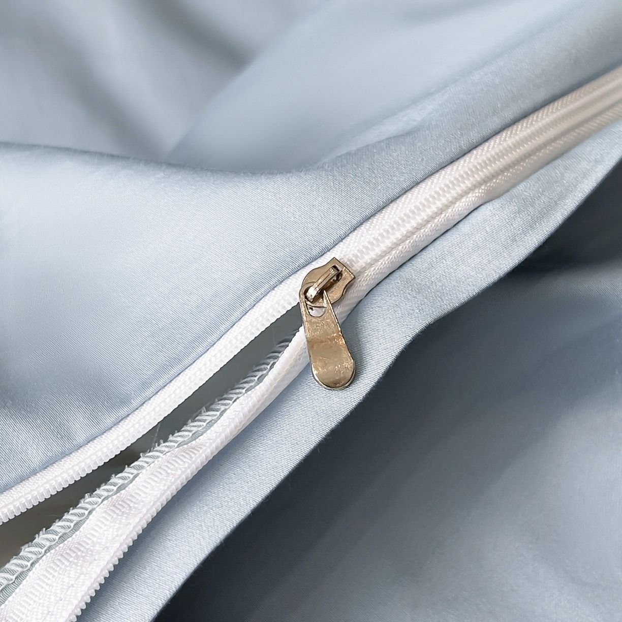 91家纺网 家纺一手货源 找家纺 安妮家居 2025新款A类100s长绒棉纯棉贡缎四件套-塞纳 塞纳-絮溪蓝