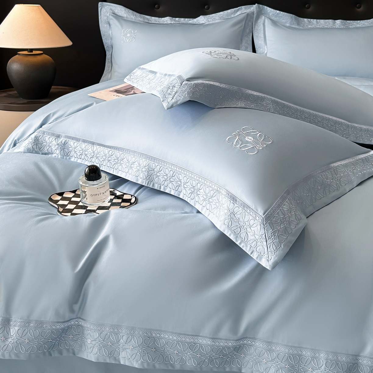 91家纺网 家纺一手货源 找家纺 安妮家居 2025新款A类100s长绒棉纯棉贡缎四件套-塞纳 塞纳-絮溪蓝