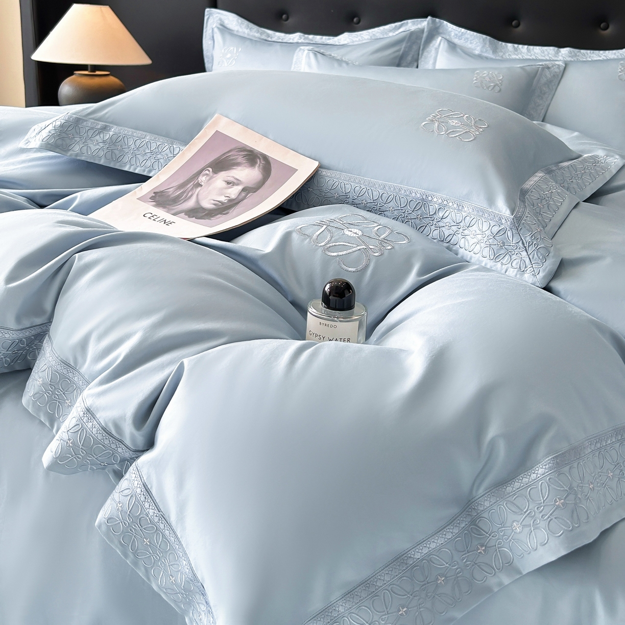 91家纺网 家纺一手货源 找家纺 安妮家居 2025新款A类100s长绒棉纯棉贡缎四件套-塞纳 塞纳-絮溪蓝