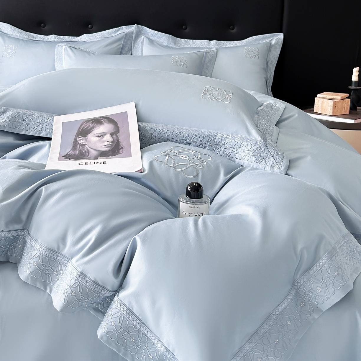 91家纺网 家纺一手货源 找家纺 安妮家居 2025新款A类100s长绒棉纯棉贡缎四件套-塞纳 塞纳-絮溪蓝