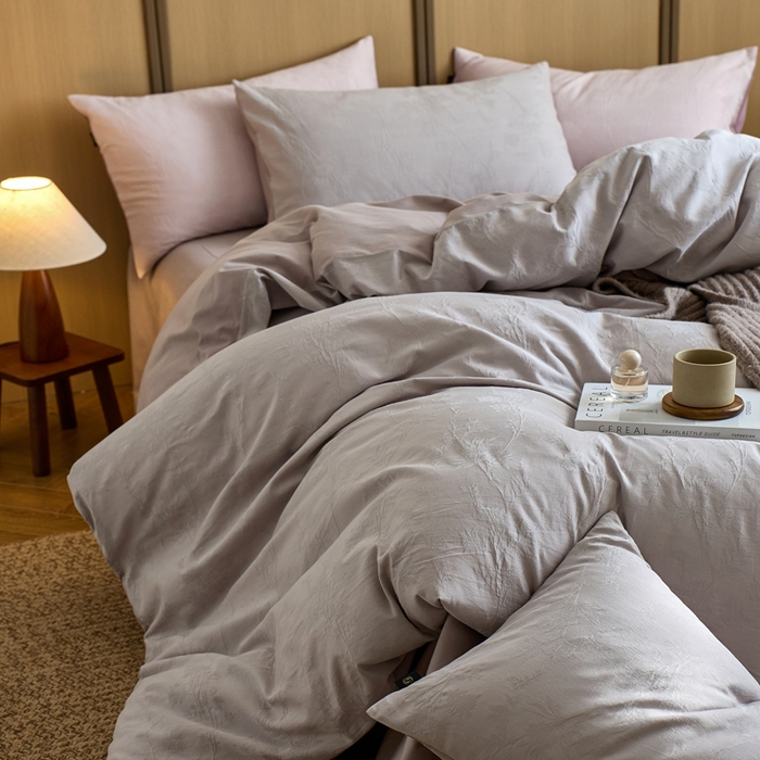 91家纺网 家纺一手货源 找家纺 眷恋家纺 2025年全棉纯棉染色提花四件套-枝上春暖 枝上春暖-灰