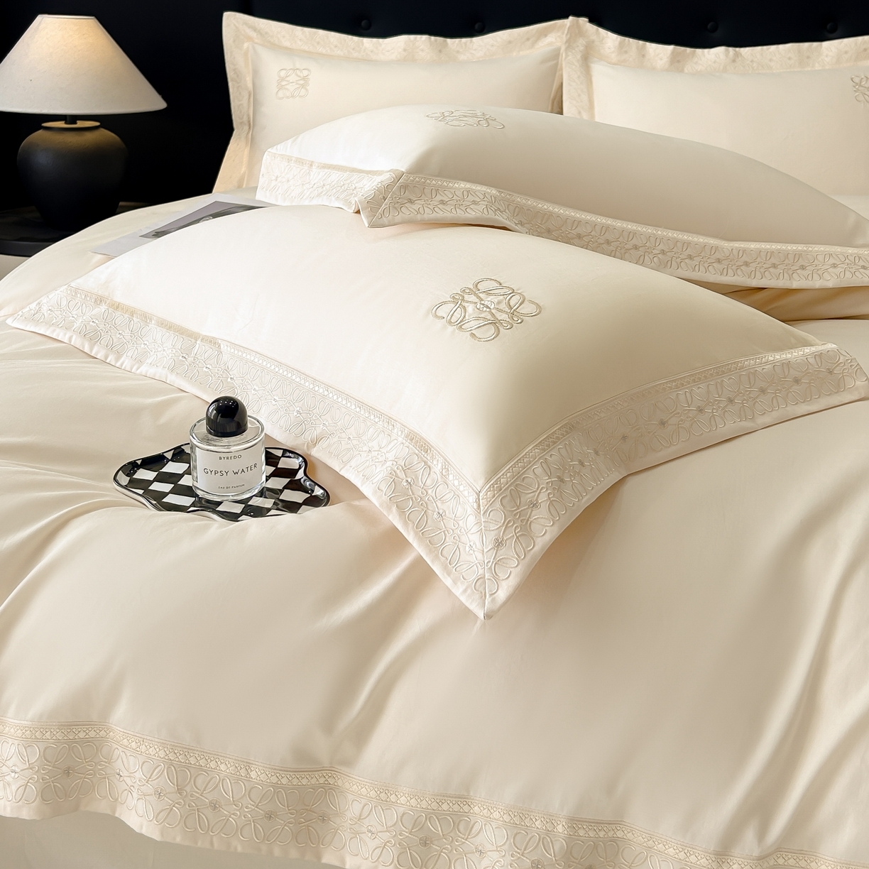 91家纺网 家纺一手货源 找家纺 安妮家居 2025新款A类100s长绒棉纯棉贡缎四件套-塞纳 塞纳-玉露白