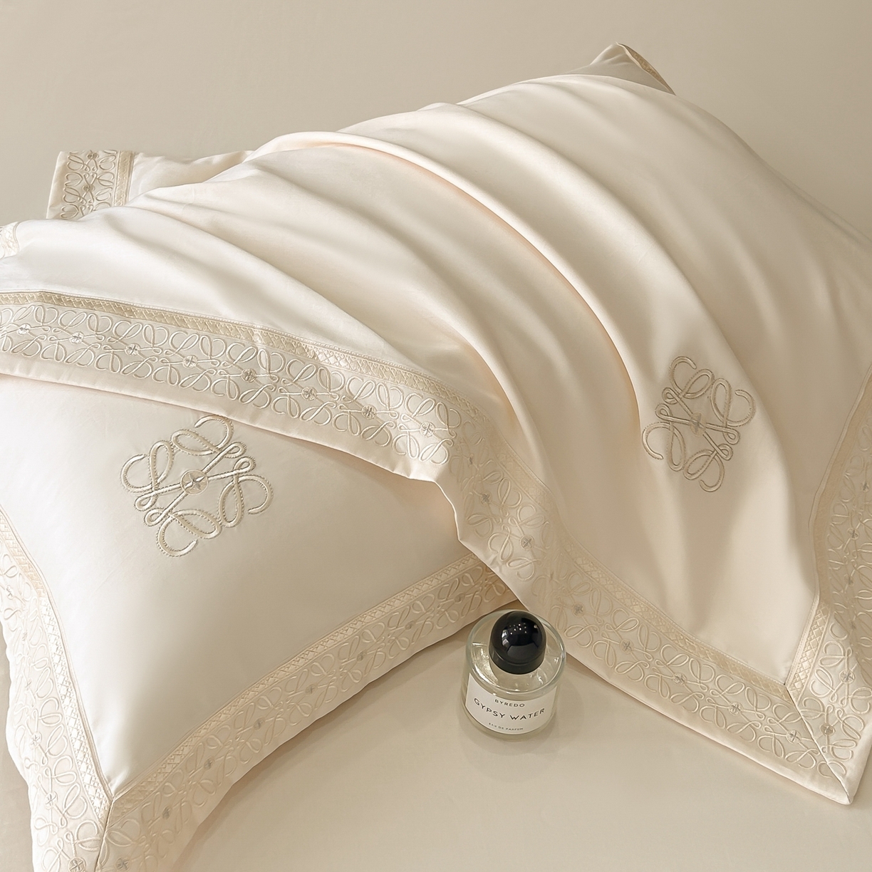 91家纺网 家纺一手货源 找家纺 安妮家居 2025新款A类100s长绒棉纯棉贡缎四件套-塞纳 塞纳-玉露白