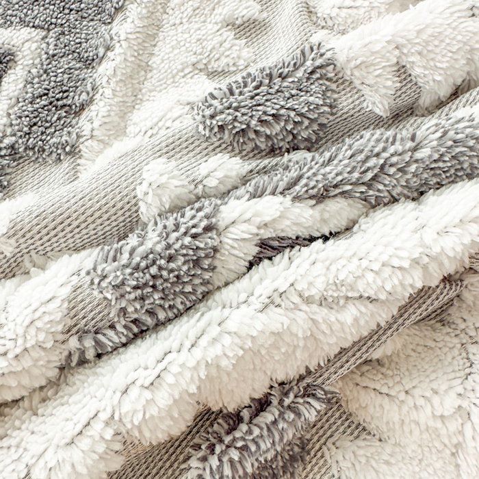 91家纺网 家纺一手货源 找家纺 （总）璐维斯 2025新款加厚镂空阳离子双层羊羔绒毛毯休闲盖毯—跨境外贸专供