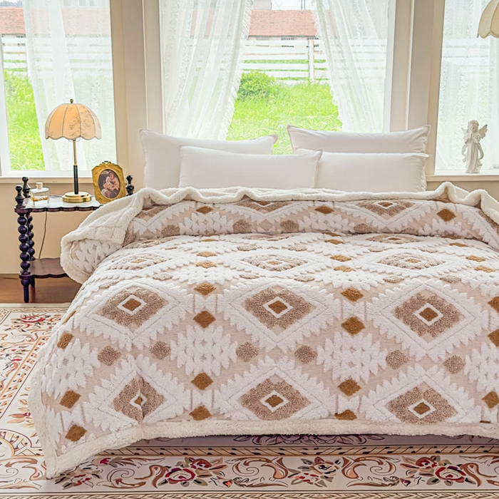 91家纺网 家纺一手货源 找家纺 璐维斯 2025新款加厚镂空阳离子双层羊羔绒毛毯休闲盖毯—跨境外贸专供 阳离子-驼色