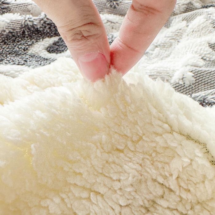 91家纺网 家纺一手货源 找家纺 （总）璐维斯 2025新款加厚镂空阳离子双层羊羔绒毛毯休闲盖毯—跨境外贸专供