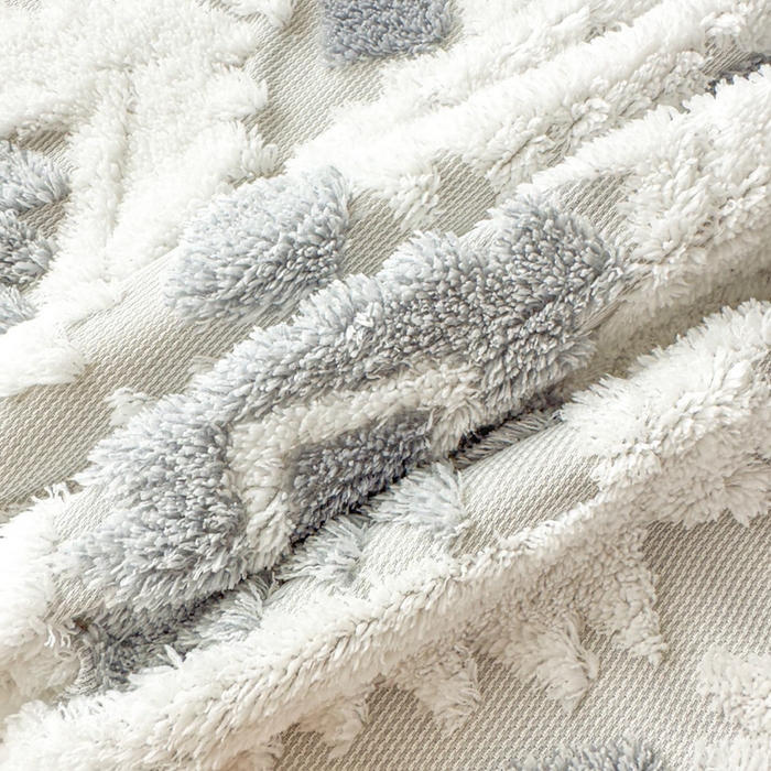 91家纺网 家纺一手货源 找家纺 璐维斯 2025新款加厚镂空阳离子双层羊羔绒毛毯休闲盖毯—跨境外贸专供 阳离子-浅灰