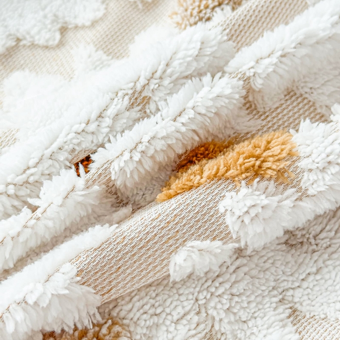 91家纺网 家纺一手货源 找家纺 璐维斯 2025新款加厚镂空阳离子双层羊羔绒毛毯休闲盖毯—跨境外贸专供 阳离子-驼色