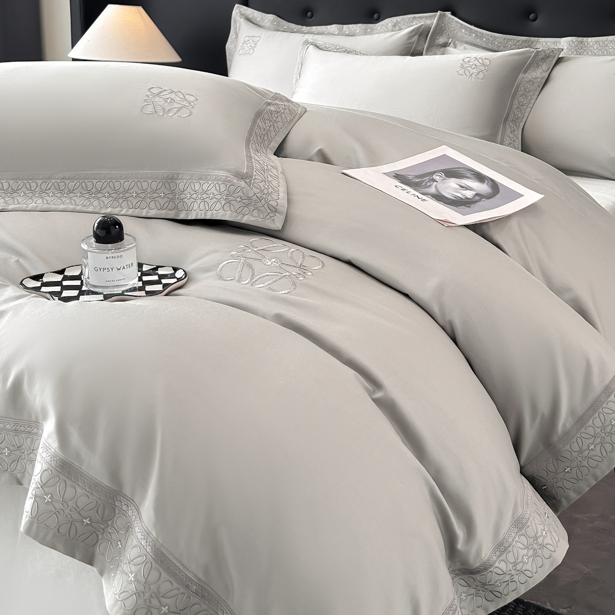 91家纺网 家纺一手货源 找家纺 安妮家居 2025新款A类100s长绒棉纯棉贡缎四件套-塞纳 塞纳-月隐灰