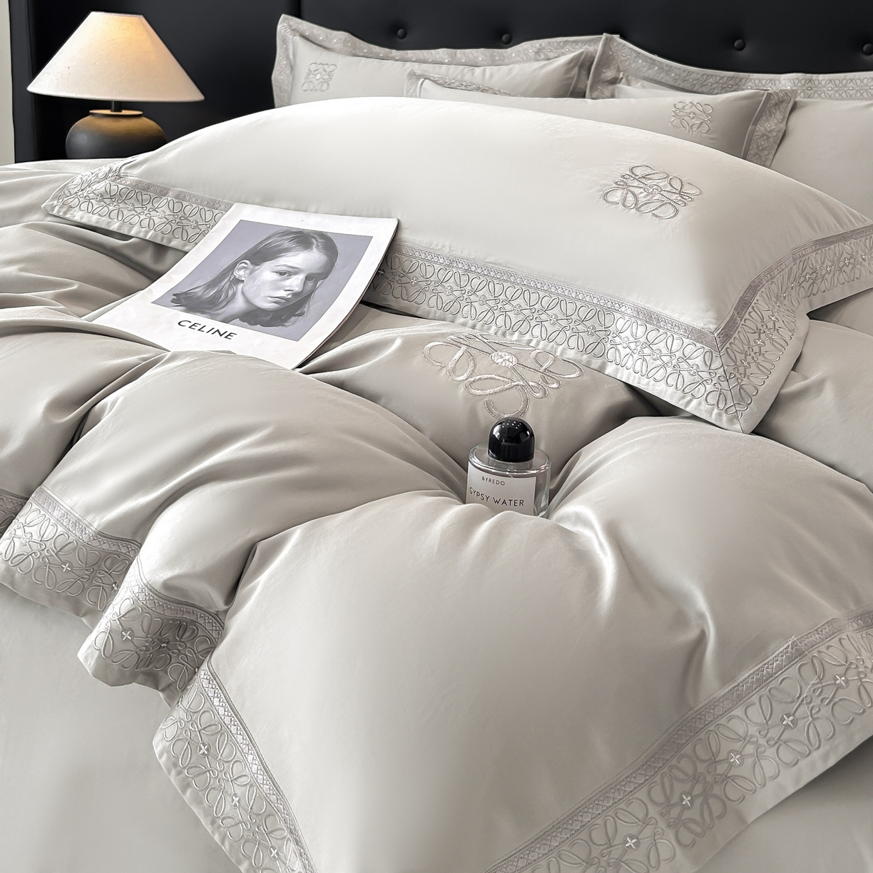 91家纺网 家纺一手货源 找家纺 安妮家居 2025新款A类100s长绒棉纯棉贡缎四件套-塞纳 塞纳-月隐灰