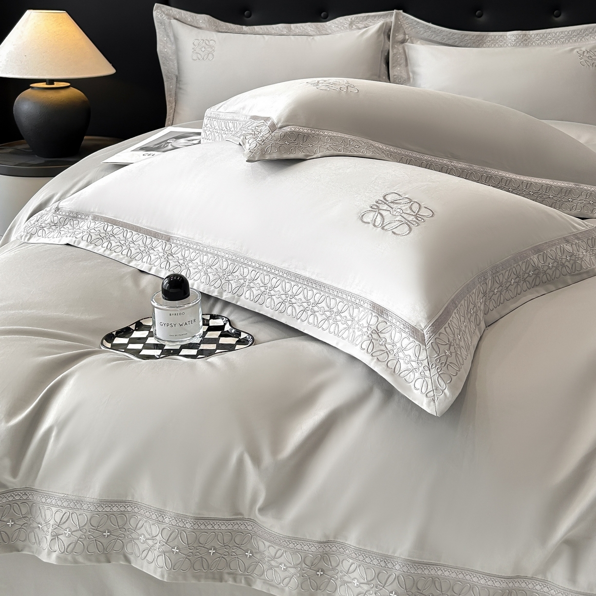 91家纺网 家纺一手货源 找家纺 安妮家居 2025新款A类100s长绒棉纯棉贡缎四件套-塞纳 塞纳-月隐灰