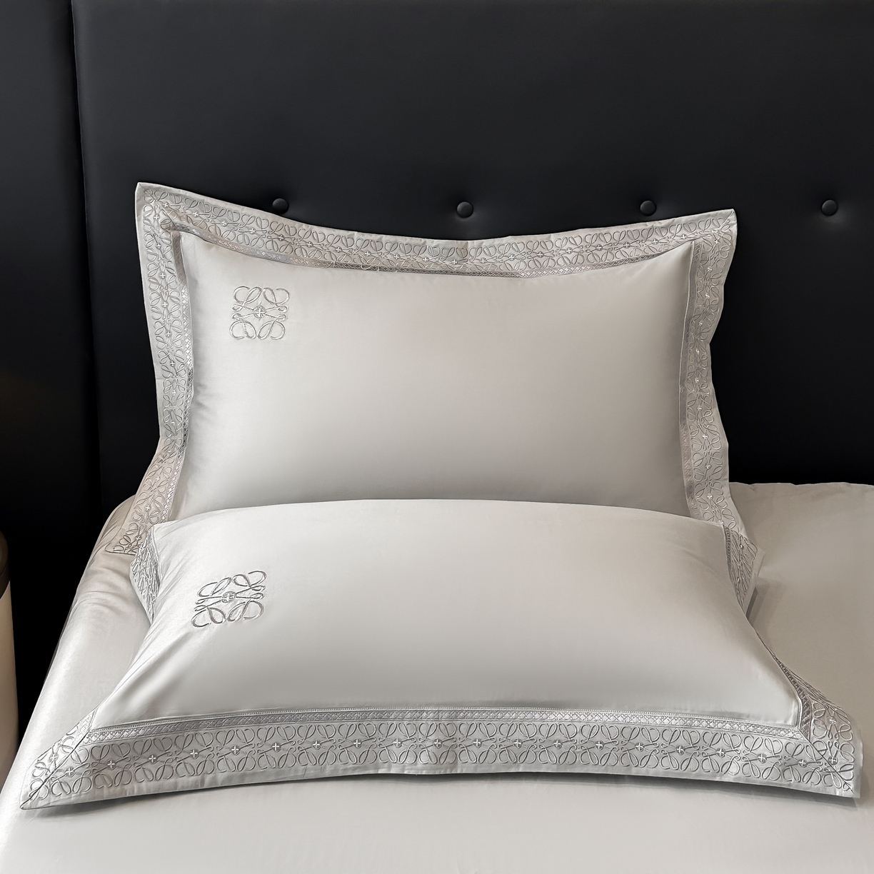 91家纺网 家纺一手货源 找家纺 安妮家居 2025新款A类100s长绒棉纯棉贡缎四件套-塞纳 塞纳-月隐灰