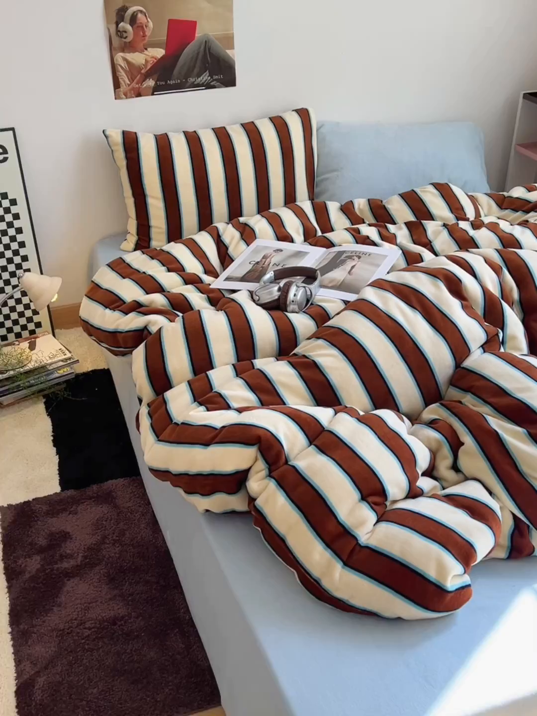 91家纺网 家纺一手货源 找家纺 蜜宿 2025新款混搭条纹牛奶绒四件套（小号默认条纹枕套一只）可以配小号四件套枕套9/一只；标准和加大（默认混搭枕套条纹一只，纯色一只，可以备注更换！） 摩登米兰