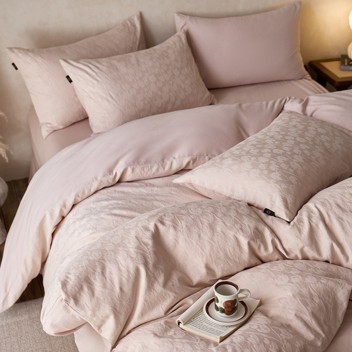 91家纺网 家纺一手货源 找家纺 眷恋家纺 2025年全棉纯棉染色提花四件套-郁见春色 郁见春色-淡粉