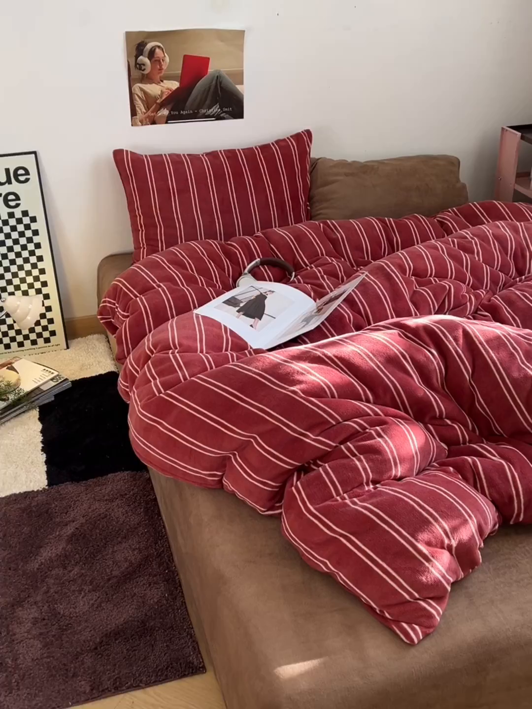 91家纺网 家纺一手货源 找家纺 蜜宿 2025新款混搭条纹牛奶绒四件套（小号默认条纹枕套一只）可以配小号四件套枕套9/一只；标准和加大（默认混搭枕套条纹一只，纯色一只，可以备注更换！） 山楂软糖