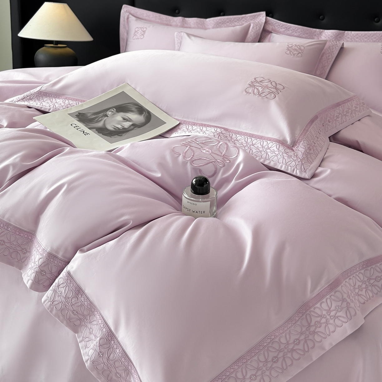 91家纺网 家纺一手货源 找家纺 安妮家居 2025新款A类100s长绒棉纯棉贡缎四件套-塞纳 塞纳-云洇紫