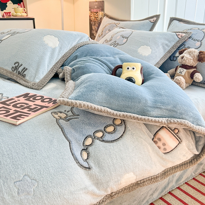 91家纺网 家纺一手货源 找家纺 倾慕  2026新款6D立体雪花绒系列单被套 奶茶小龙蓝