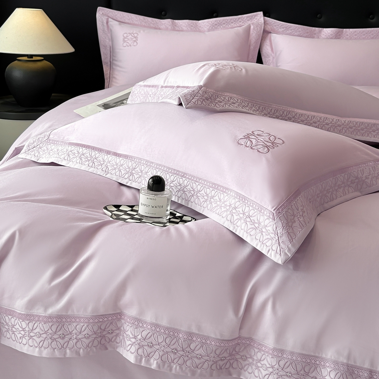 91家纺网 家纺一手货源 找家纺 安妮家居 2025新款A类100s长绒棉纯棉贡缎四件套-塞纳 塞纳-云洇紫