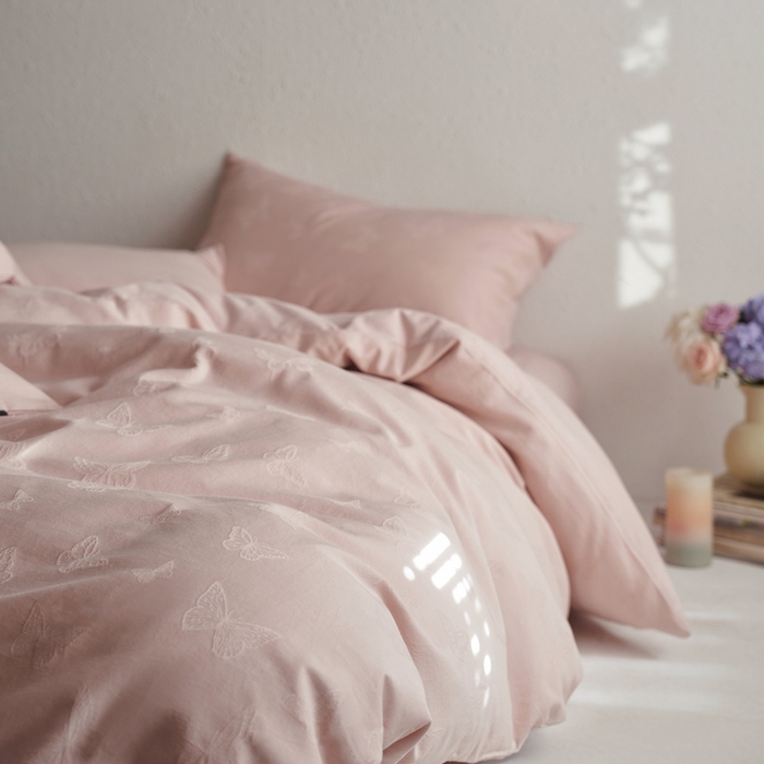 91家纺网 家纺一手货源 找家纺 眷恋家纺 2025年全棉纯棉染色提花四件套-简蝶 简蝶-淡粉