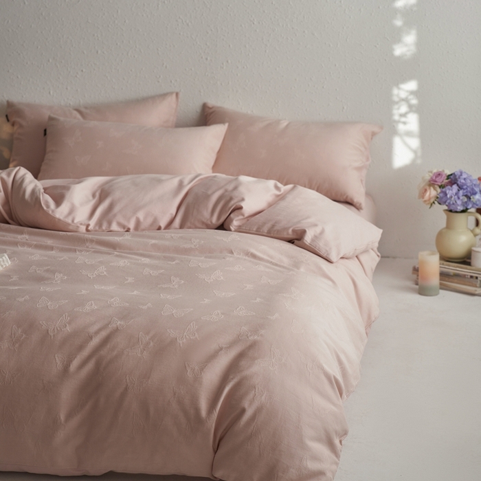 91家纺网 家纺一手货源 找家纺 眷恋家纺 2025年全棉纯棉染色提花四件套-简蝶 简蝶-淡粉