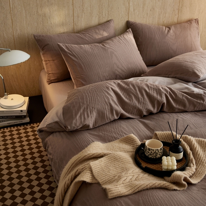 91家纺网 家纺一手货源 找家纺 眷恋家纺 2025年全棉纯棉染色提花四件套-浮光跃川 浮光跃川-大地棕