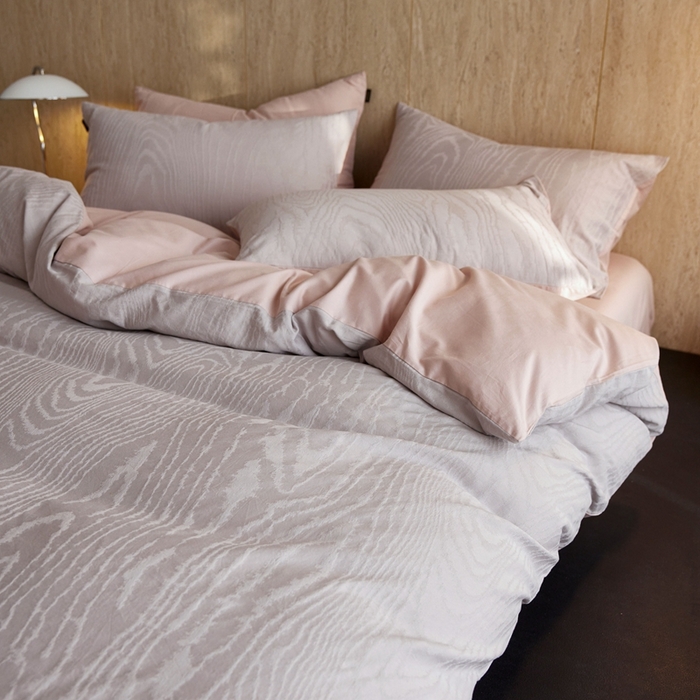 91家纺网 家纺一手货源 找家纺 眷恋家纺 2025年全棉纯棉染色提花四件套-浮光跃川 浮光跃川-朱草灰