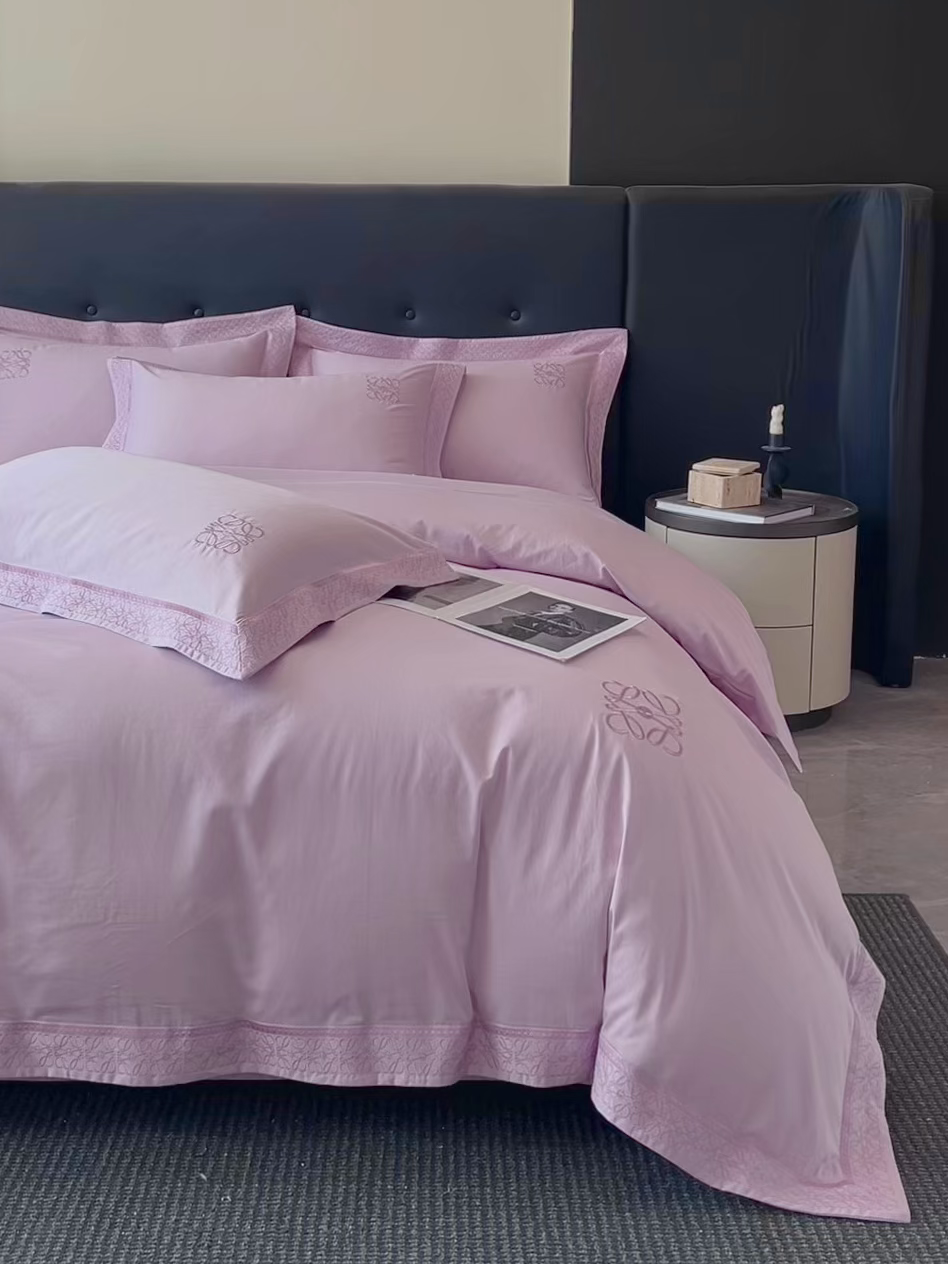 91家纺网 家纺一手货源 找家纺 安妮家居 2025新款A类100s长绒棉纯棉贡缎四件套-塞纳 塞纳-云洇紫