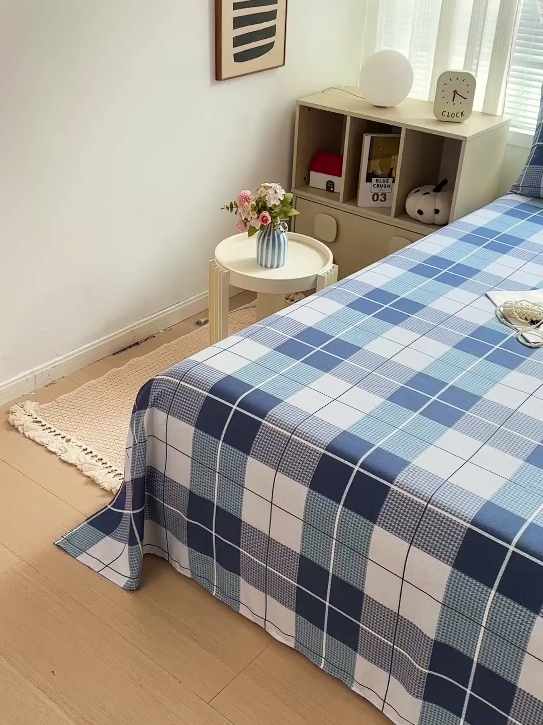 91家纺网 家纺一手货源 找家纺 南通菲度家纺 2025新款ins博主风软糯糯亲肤印花热款纯色格子无印风水洗棉时尚单床单 柏林