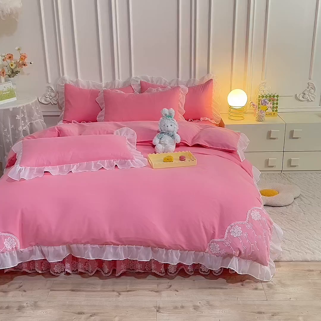 91家纺网 家纺一手货源 找家纺 后庭寝室 2025新款亲肤雪纺花边刺绣蕾丝公主四件套-花香系列 花香-公主粉