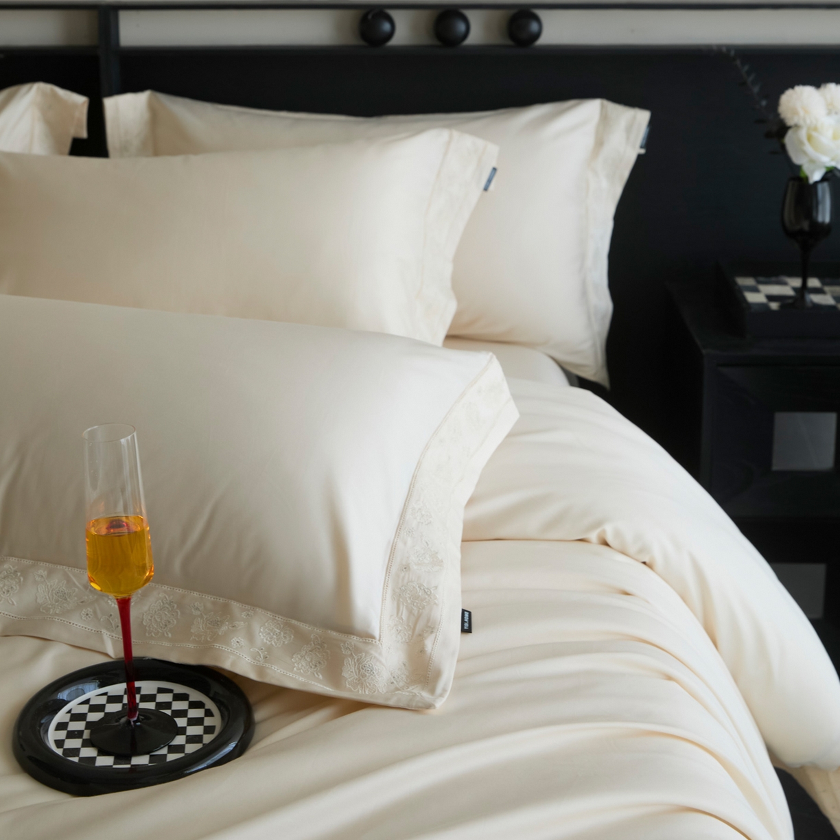 91家纺网 家纺一手货源 找家纺 （总）安妮家居 2025新款全棉纯棉100%丝光喷气13376镂空刺绣四件套-海瑟薇