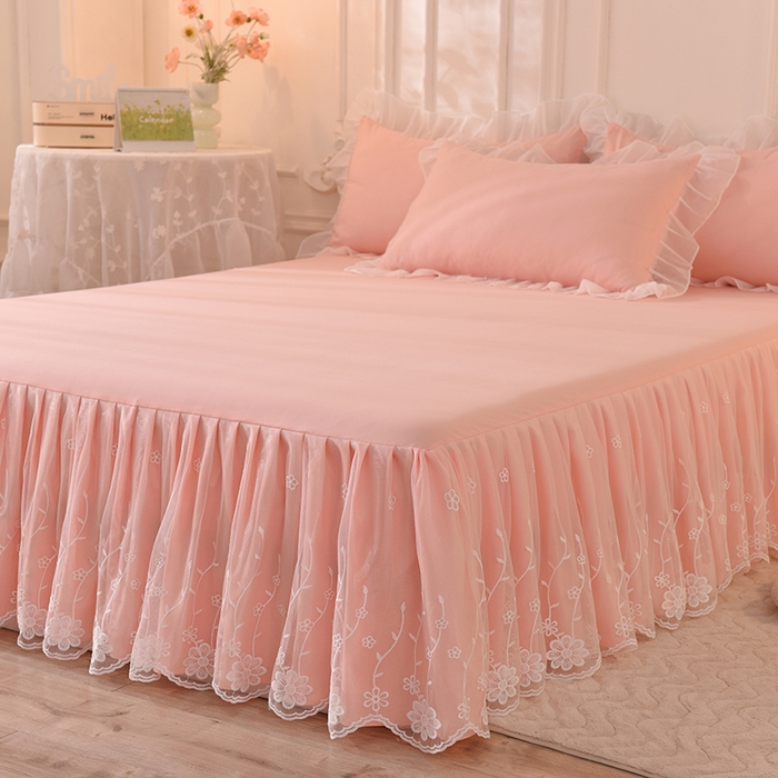 91家纺网 家纺一手货源 找家纺 后庭寝室 2025新款亲肤雪纺花边刺绣蕾丝公主四件套-花香系列 花香-淡粉