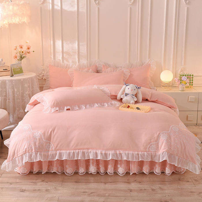 91家纺网 家纺一手货源 找家纺 后庭寝室 2025新款亲肤雪纺花边刺绣蕾丝公主四件套-花香系列 花香-淡粉