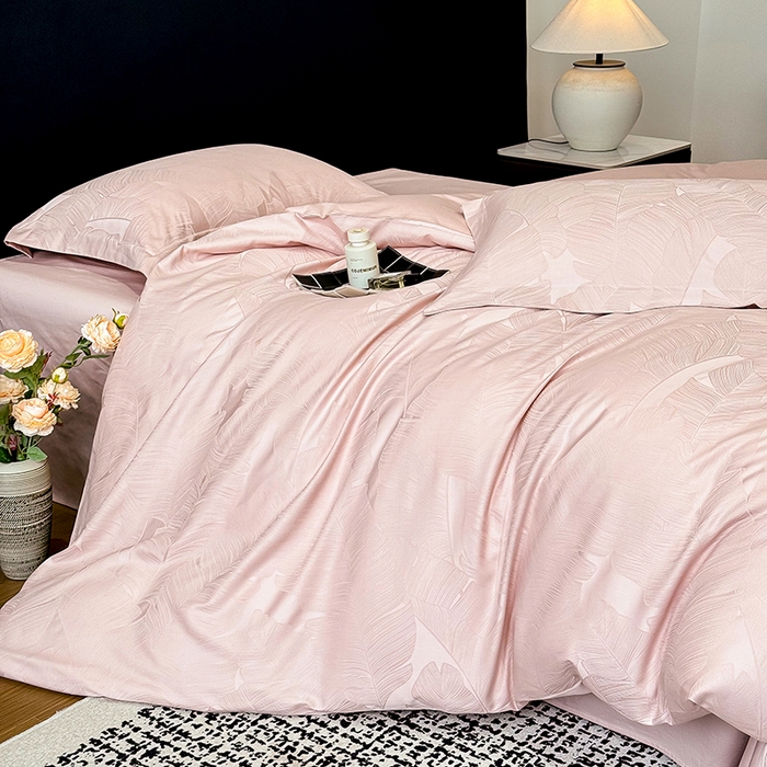 91家纺网 家纺一手货源 找家纺 家居1号家纺 2025新款长绒棉纯棉提花四件套叶舞轻扬 叶舞轻扬-少女粉