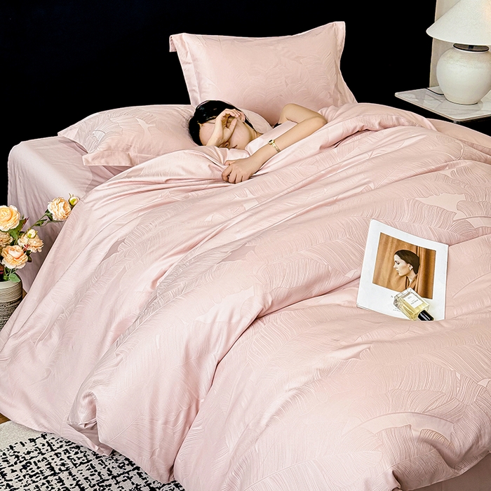 91家纺网 家纺一手货源 找家纺 家居1号家纺 2025新款长绒棉纯棉提花四件套叶舞轻扬 叶舞轻扬-少女粉