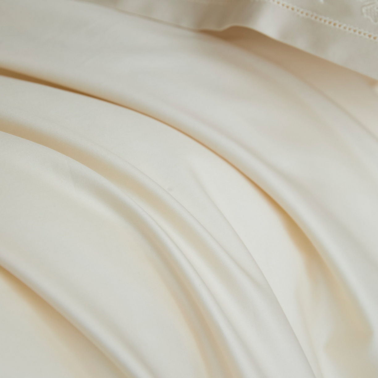 91家纺网 家纺一手货源 找家纺 安妮家居 2025新款全棉纯棉100%丝光喷气13376镂空刺绣四件套-海瑟薇 海瑟薇-白