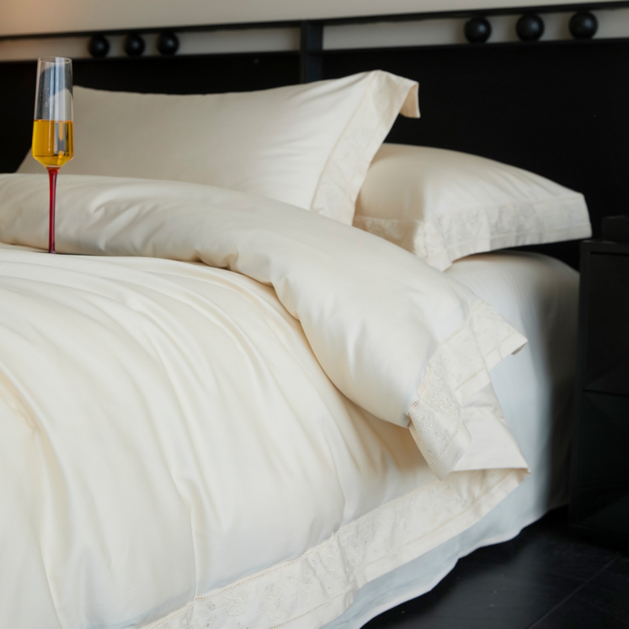 91家纺网 家纺一手货源 找家纺 安妮家居 2025新款全棉纯棉100%丝光喷气13376镂空刺绣四件套-海瑟薇 海瑟薇-白