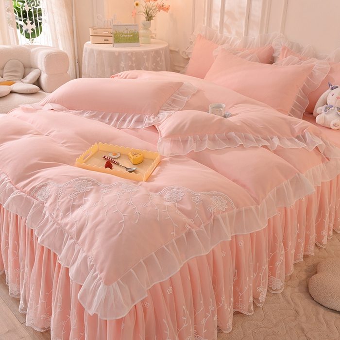 91家纺网 家纺一手货源 找家纺 后庭寝室 2025新款亲肤雪纺花边刺绣蕾丝公主四件套-花香系列 花香-淡粉