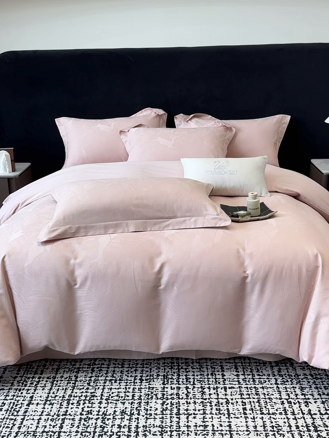 91家纺网 家纺一手货源 找家纺 家居1号家纺 2025新款长绒棉纯棉提花四件套叶舞轻扬 叶舞轻扬-少女粉