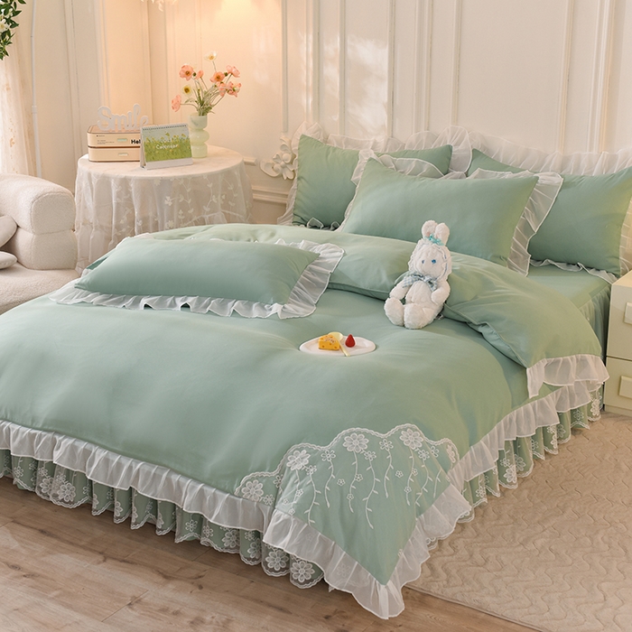 91家纺网 家纺一手货源 找家纺 后庭寝室 2025新款亲肤雪纺花边刺绣蕾丝公主四件套-花香系列 花香-奶绿