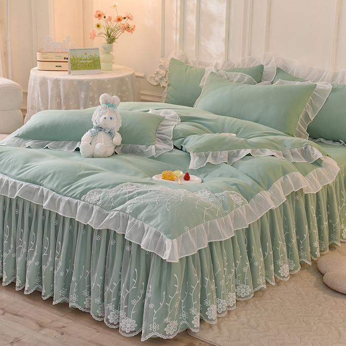 91家纺网 家纺一手货源 找家纺 后庭寝室 2025新款亲肤雪纺花边刺绣蕾丝公主四件套-花香系列 花香-奶绿