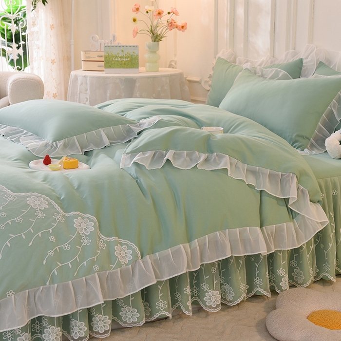 91家纺网 家纺一手货源 找家纺 后庭寝室 2025新款亲肤雪纺花边刺绣蕾丝公主四件套-花香系列 花香-奶绿