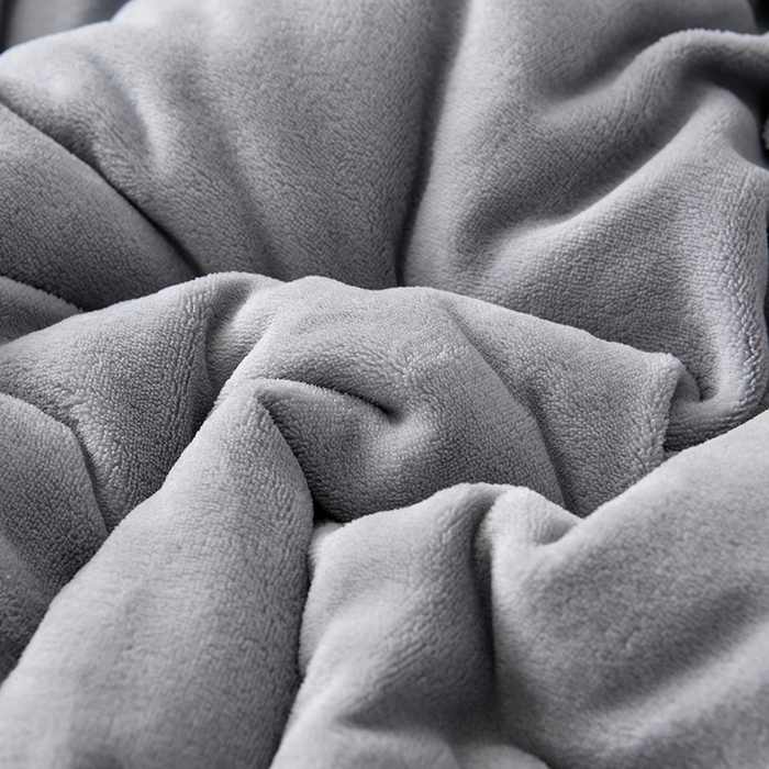 91家纺网 家纺一手货源 找家纺 金多美家纺 2025新款双面牛奶绒刺绣冬被被子被芯 时尚灰