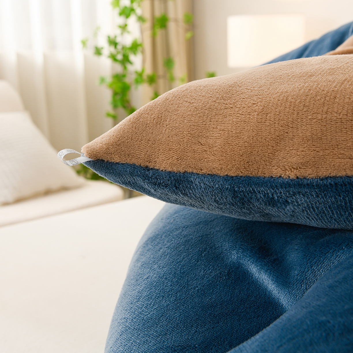 91家纺网 家纺一手货源 找家纺 金多美家纺 2025新款双面牛奶绒刺绣冬被被子被芯 奢华拿铁