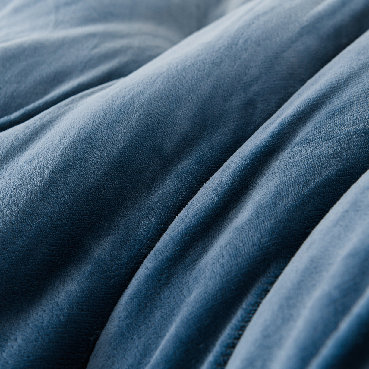 91家纺网 家纺一手货源 找家纺 金多美家纺 2025新款双面牛奶绒刺绣冬被被子被芯 奢华拿铁